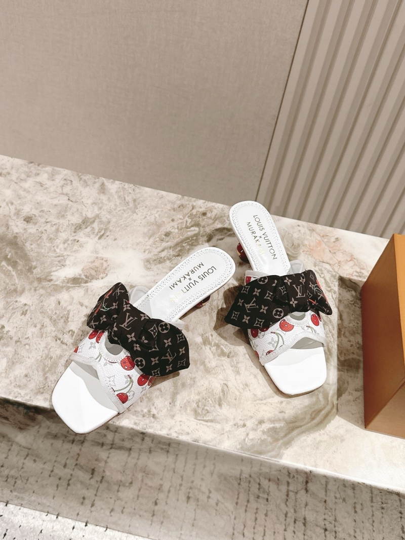 l0vis Vvtt0n slippers